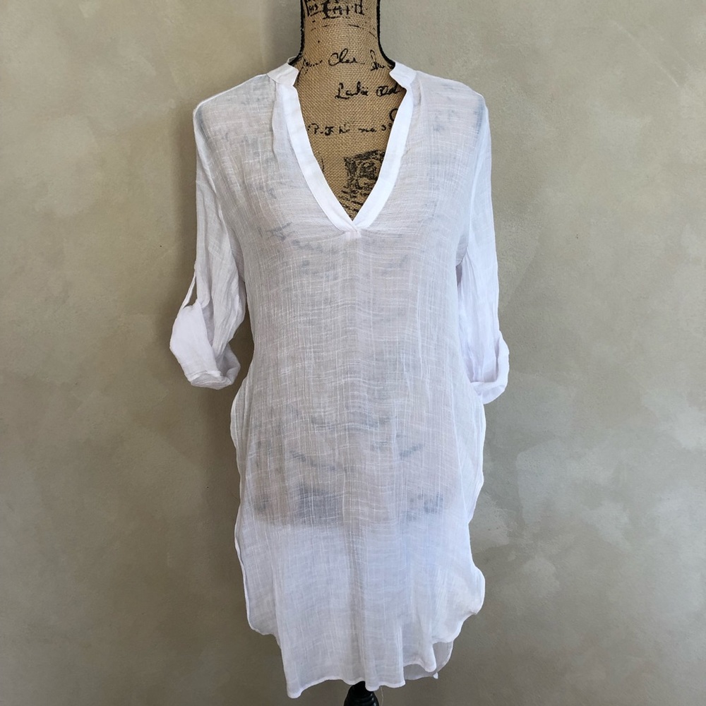 Aakaa sheer tunic top